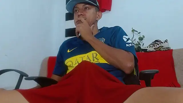 Snapshot of skinny23cm chatting on 03/24/26, 10:20 skinny23cm online show from 03/24/26, 10:20