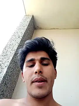 Snapshot of HarryChoudhary21 chatting on 04/12/26, 07:35 HarryChoudhary21 online show from 04/12/26, 07:35