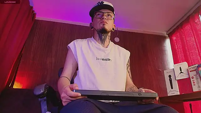 tyler jones  online show from 06/28/26, 03:18