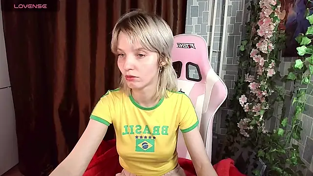 Madelaineses online show from 04/24/26, 03:58