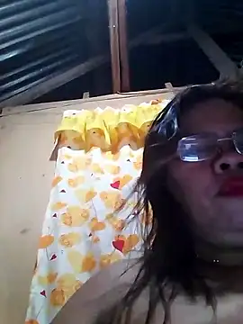 Snapshot of Huge_mama69 chatting on 05/18/26, 01:39 Huge mama69 online show from 05/18/26, 01:39