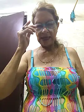 MaryeLunna online show from 10/10/25, 12:09