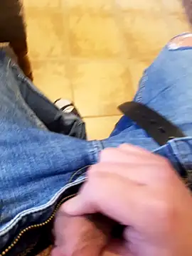 Snapshot of milenski74 chatting on 12/03/25, 11:41 milenski74 online show from 12/03/25, 11:41