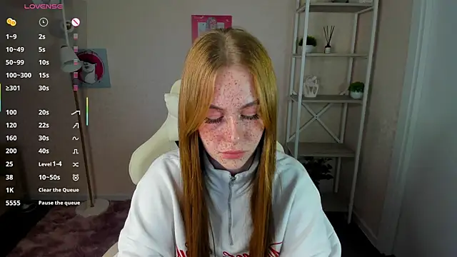 Roxy Sunnny online show from 10/05/25, 09:18