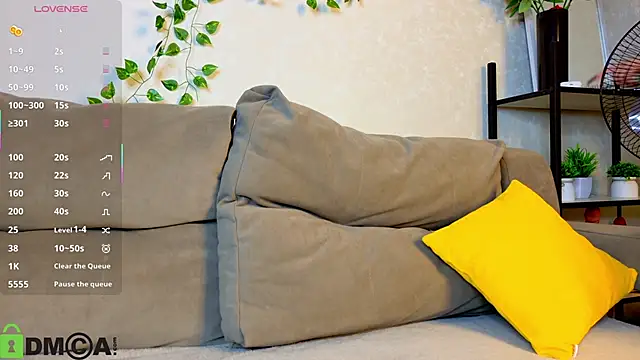 Roxy Sunnny online show from 10/31/25, 09:32