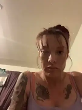 Snapshot of bratlipss chatting on 03/16/26, 08:07 bratlipss online show from 03/16/26, 08:07