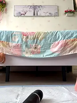 Snapshot of Alicia066 chatting on 11/14/25, 06:34 Alicia066 online show from 11/14/25, 06:34