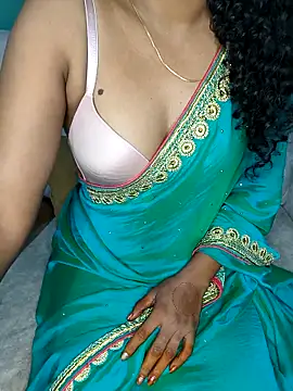 Tamilpallavi online show from 11/30/25, 02:59