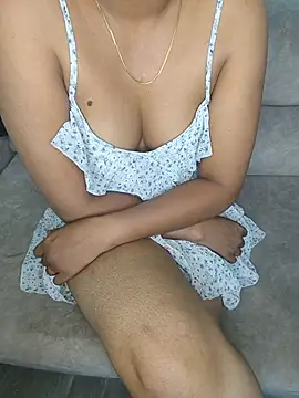 Snapshot of Tamilpallavi chatting on 07/11/26, 02:36 Tamilpallavi online show from 07/11/26, 02:36