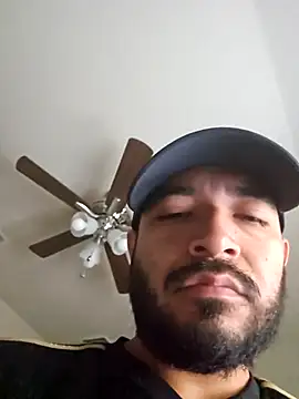 Snapshot of Lb228w chatting on 03/22/26, 02:42 Lb228w online show from 03/22/26, 02:42