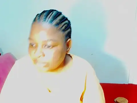 Snapshot of Love-Racheal75 chatting on 06/18/26, 02:43 Love-Racheal75 online show from 06/18/26, 02:43