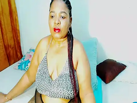 Snapshot of Love-Racheal75 chatting on 07/14/26, 04:23 Love-Racheal75 online show from 07/14/26, 04:23