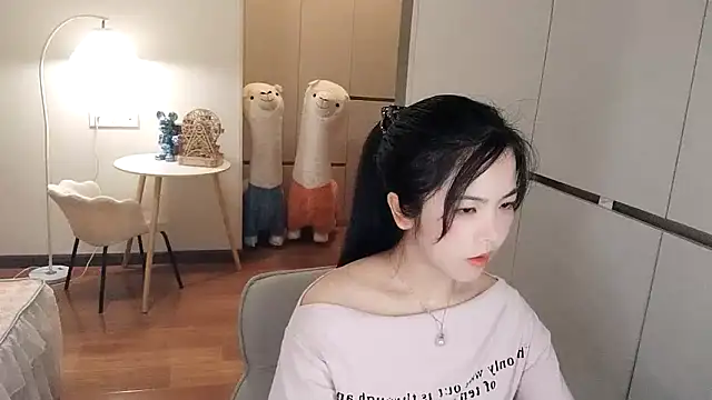 XiaoAnQi online show from 09/28/25, 12:32