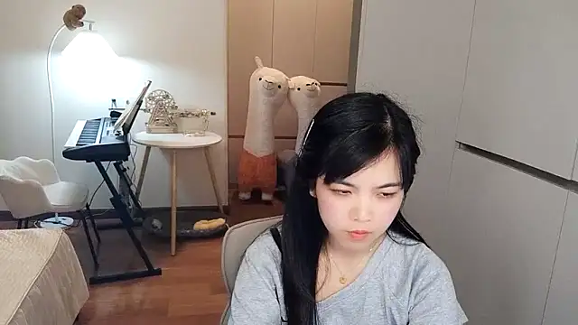 XiaoAnQi online show from 11/17/25, 12:22