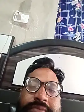 Snapshot of hard_boy9455 chatting on 09/11/25, 02:33 hard boy9455 online show from 09/11/25, 02:33