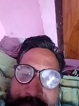 Snapshot of hard_boy9455 chatting on 09/21/25, 02:19 hard boy9455 online show from 09/21/25, 02:19