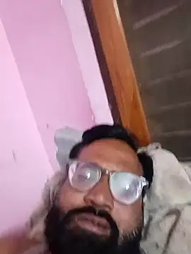 Snapshot of hard_boy9455 chatting on 11/12/25, 04:51 hard boy9455 online show from 11/12/25, 04:51