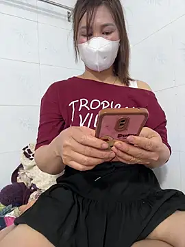 Snapshot of Moan_Mary chatting on 02/03/26, 02:44 Moan Mary online show from 02/03/26, 02:44