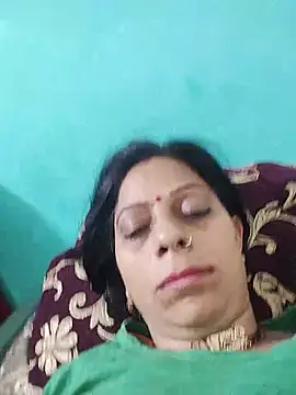 Snapshot of Soniya_Roy chatting on 05/13/26, 01:58 Soniya Roy online show from 05/13/26, 01:58