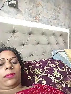 Snapshot of Soniya_Roy chatting on 07/17/26, 10:00 Soniya Roy online show from 07/17/26, 10:00