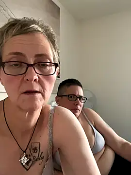 Curvy-Jinx online show from 12/15/25, 08:40