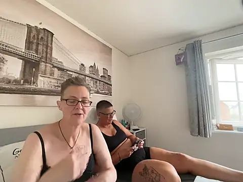 Snapshot of Curvy-Jinx chatting on 07/30/26, 10:03 Curvy-Jinx online show from 07/30/26, 10:03