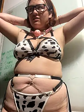 Snapshot of AliaMiller_ chatting on 10/26/25, 02:12 AliaMiller online show from 10/26/25, 02:12