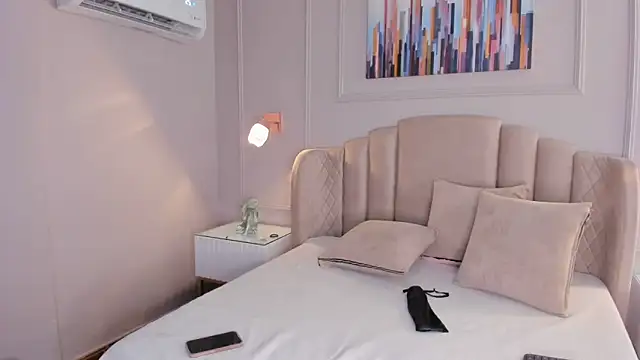 mia kisses2 online show from 10/18/25, 04:04