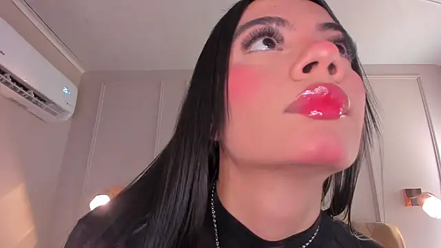 mia kisses2 online show from 05/17/26, 05:16