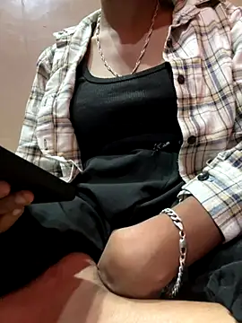 Snapshot of sakshi5533 chatting on 10/09/25, 04:38 sakshi5533 online show from 10/09/25, 04:38