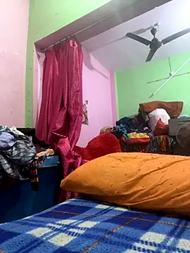 Snapshot of sakshi5533 chatting on 10/25/25, 05:19 sakshi5533 online show from 10/25/25, 05:19