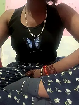 Snapshot of sakshi5533 chatting on 01/06/26, 05:38 sakshi5533 online show from 01/06/26, 05:38