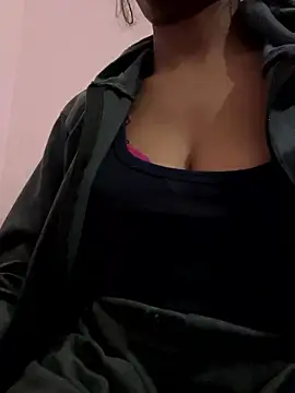 Snapshot of sakshi5533 chatting on 01/09/26, 05:37 sakshi5533 online show from 01/09/26, 05:37