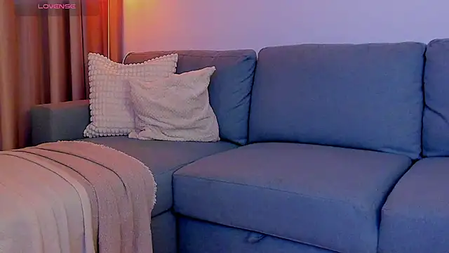 Snapshot of AlessandraCrystal chatting on 12/02/25, 03:29 AlessandraCrystal online show from 12/02/25, 03:29