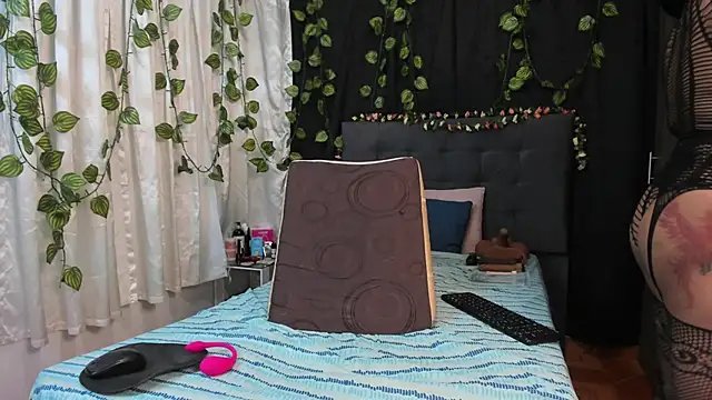 Delilah 85 online show from 06/15/26, 06:32