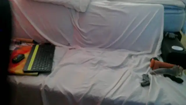 Snapshot of Luv2SuckBWC92 chatting on 10/25/25, 05:19 Luv2SuckBWC92 online show from 10/25/25, 05:19