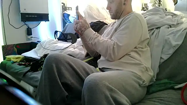 Snapshot of Luv2SuckBWC92 chatting on 12/01/25, 09:20 Luv2SuckBWC92 online show from 12/01/25, 09:20