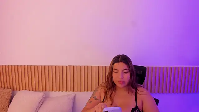 OliviaSweett online show from 10/04/25, 07:23