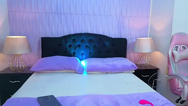 LilaRoussexx online show from 11/11/25, 05:13