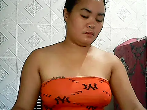 Snapshot of CreamyPussy4uxx chatting on 05/27/26, 02:08 CreamyPussy4uxx online show from 05/27/26, 02:08