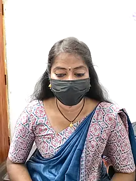 Snapshot of tamil_Sigappu_Roja chatting on 07/28/26, 12:51 tamil Sigappu Roja online show from 07/28/26, 12:51