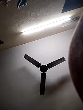 Snapshot of Devi-with-Ram chatting on 11/18/25, 06:18 Devi-with-Ram online show from 11/18/25, 06:18