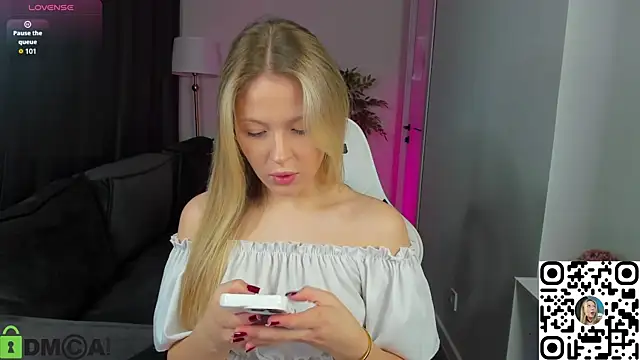 Margo-pvt online show from 11/15/25, 01:03