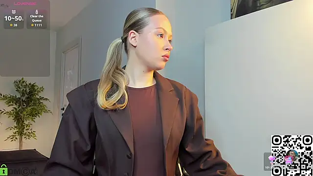 Margo-pvt online show from 11/29/25, 12:57