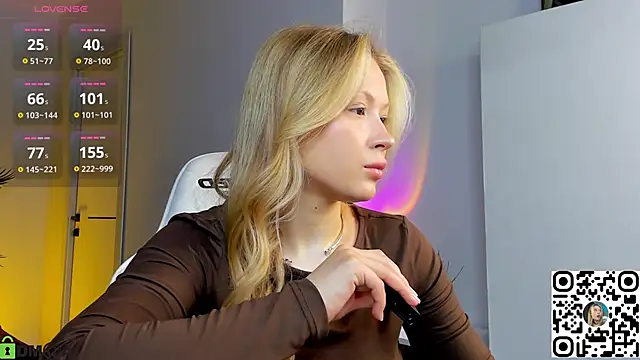 Snapshot of Margo-pvt chatting on 02/18/26, 11:44 Margo-pvt online show from 02/18/26, 11:44