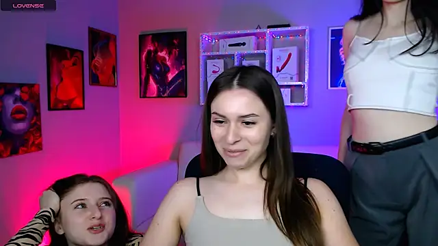 Snapshot of nekky_mouse chatting on 10/07/25, 09:28 nekky mouse online show from 10/07/25, 09:28