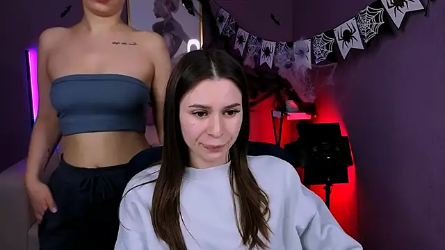 Snapshot of nekky_mouse chatting on 10/28/25, 05:22 nekky mouse online show from 10/28/25, 05:22