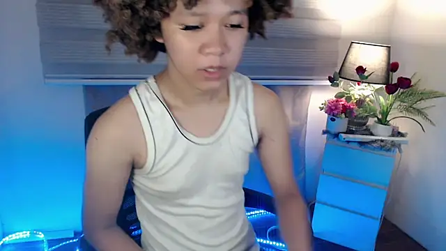 Snapshot of 9INCHESHARDCOCK chatting on 12/22/25, 06:43 9INCHESHARDCOCK online show from 12/22/25, 06:43