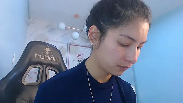 victoria hernandez t  online show from 04/27/26, 12:58