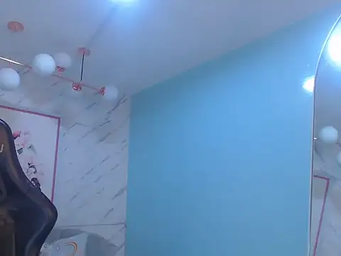 victoria hernandez t  online show from 04/30/26, 01:06